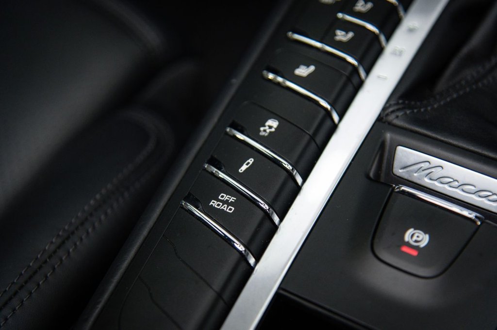 Used Porsche Macan 2021 for sale - 76291634: Photo 20