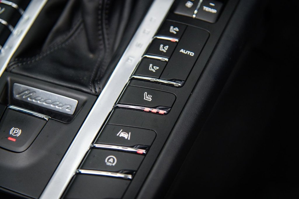 Used Porsche Macan 2021 for sale - 76291634: Photo 24