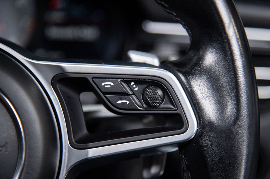 Used Porsche Macan 2021 for sale - 76291634: Photo 31