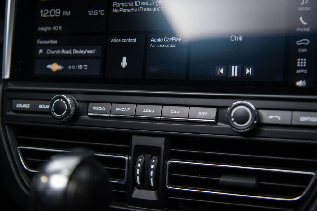 Used Porsche Macan 2021 for sale - 76291634: Photo 48