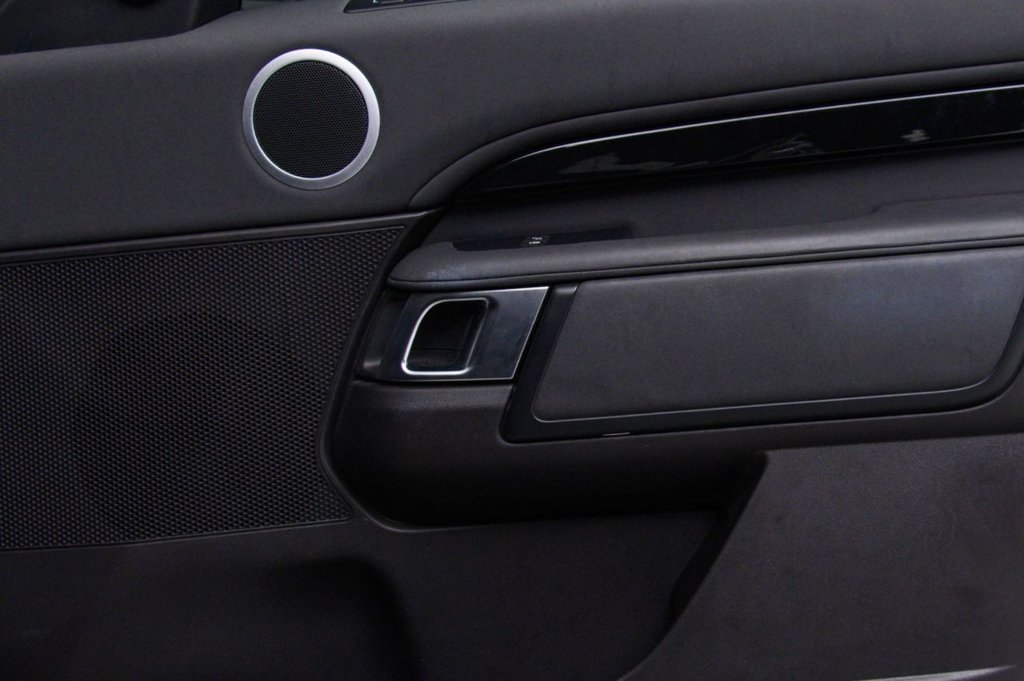 Used Land Rover Discovery 2018 for sale - 76962175: Photo 26