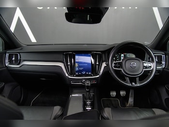 Used Volvo V60 2019 for sale - 76900816: Photo