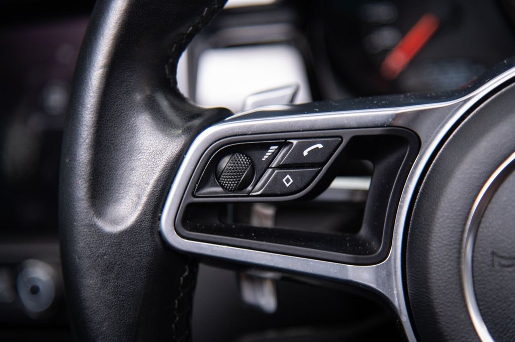 Used Porsche Macan 2019 for sale - 75896537: Photo 41