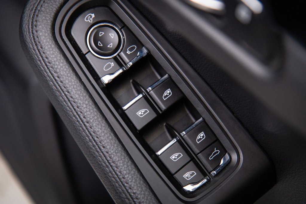 Used Porsche Macan 2019 for sale - 75896537: Photo 47