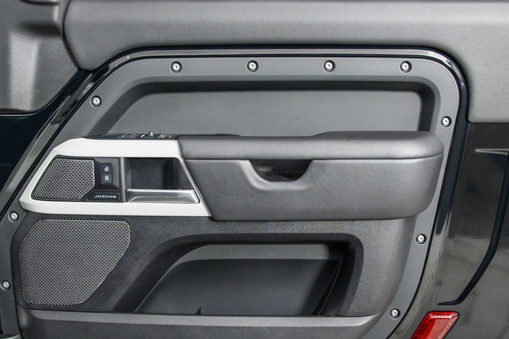 Used Land Rover Defender 2024 for sale - 77583533: Photo 26