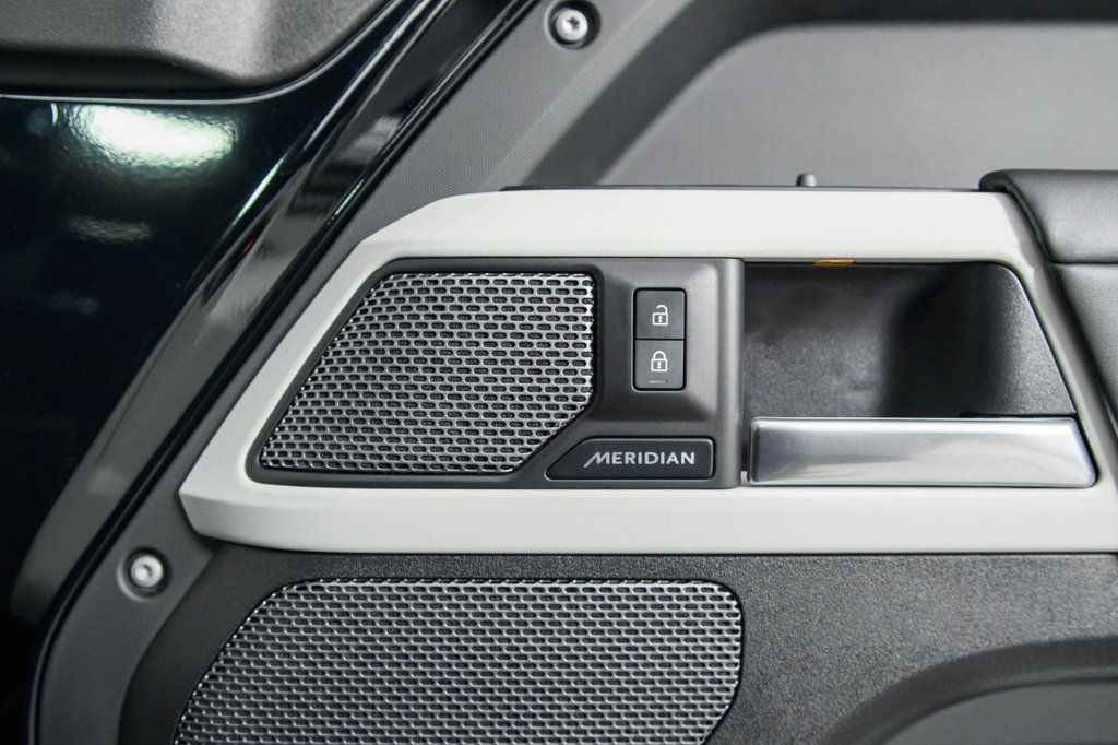 Used Land Rover Defender 2024 for sale - 77583533: Photo 28