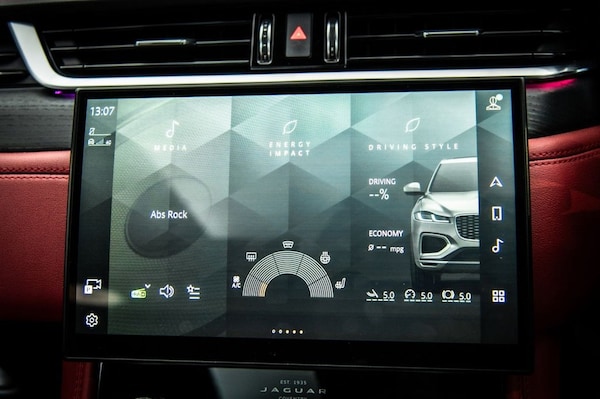 Used Jaguar F-Pace 2022 for sale - 73727315: Photo 30