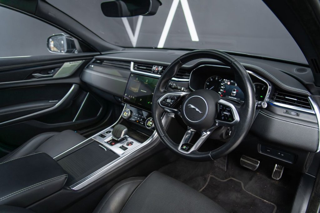 Used Jaguar XF 2023 for sale - 76396142: Photo 2