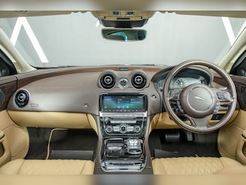 Used Jaguar XJ 2019 for sale - 79494334: Photo
