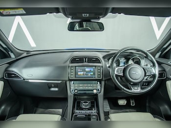 Used Jaguar F-Pace 2018 for sale - 79265963: Photo