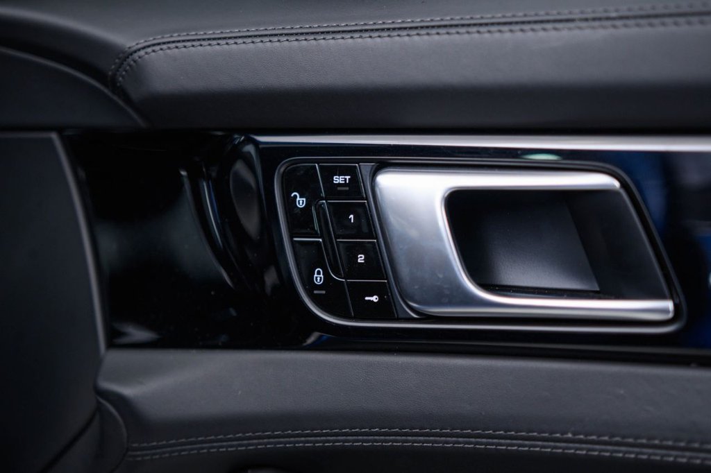 Used Porsche Panamera 2018 for sale - 77153645: Photo 28