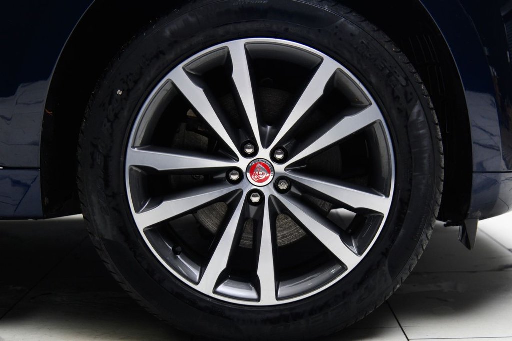 Used Jaguar F-Pace 2022 for sale - 76841270: Photo 10