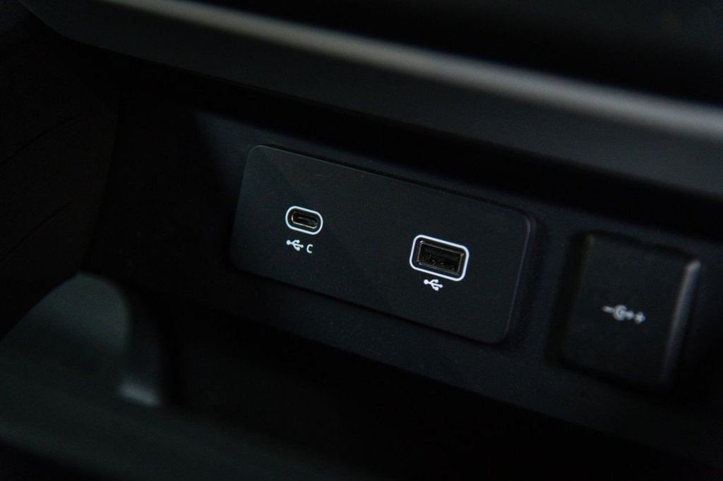 Used Land Rover Defender 2022 for sale - 76256218: Photo 19