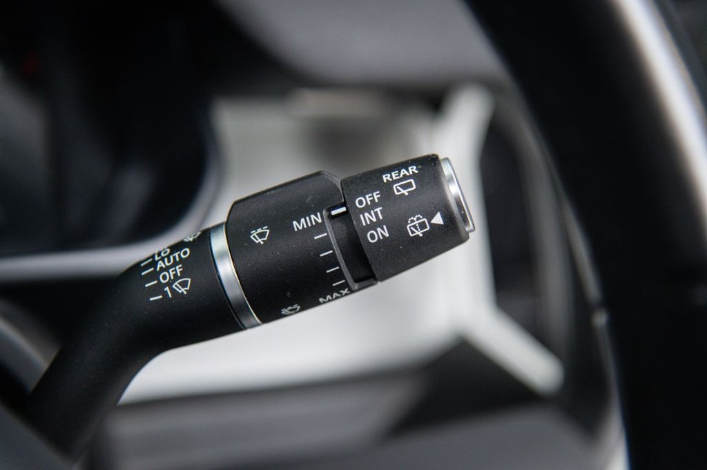 Used Land Rover Defender 2022 for sale - 76256218: Photo 25