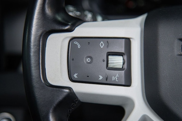 Used Land Rover Defender 2022 for sale - 76256218: Photo 28