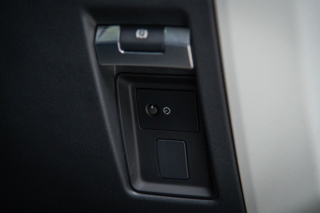 Used Land Rover Defender 2022 for sale - 76256218: Photo 29