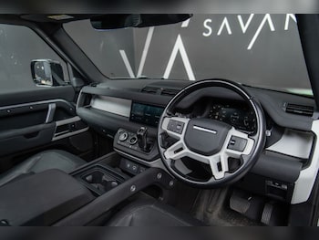 Used Land Rover Defender 2022 for sale - 76256218: Photo 2