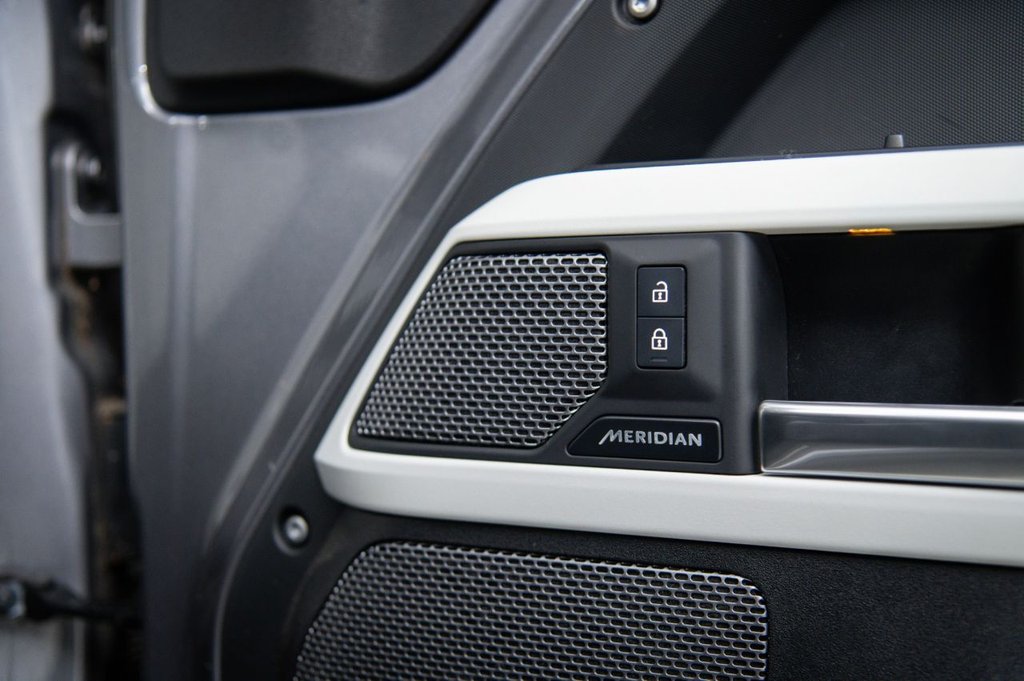 Used Land Rover Defender 2022 for sale - 76256218: Photo 46