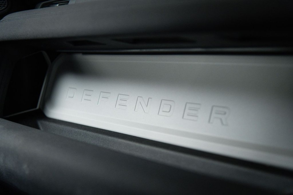 Used Land Rover Defender 2022 for sale - 76256218: Photo 47