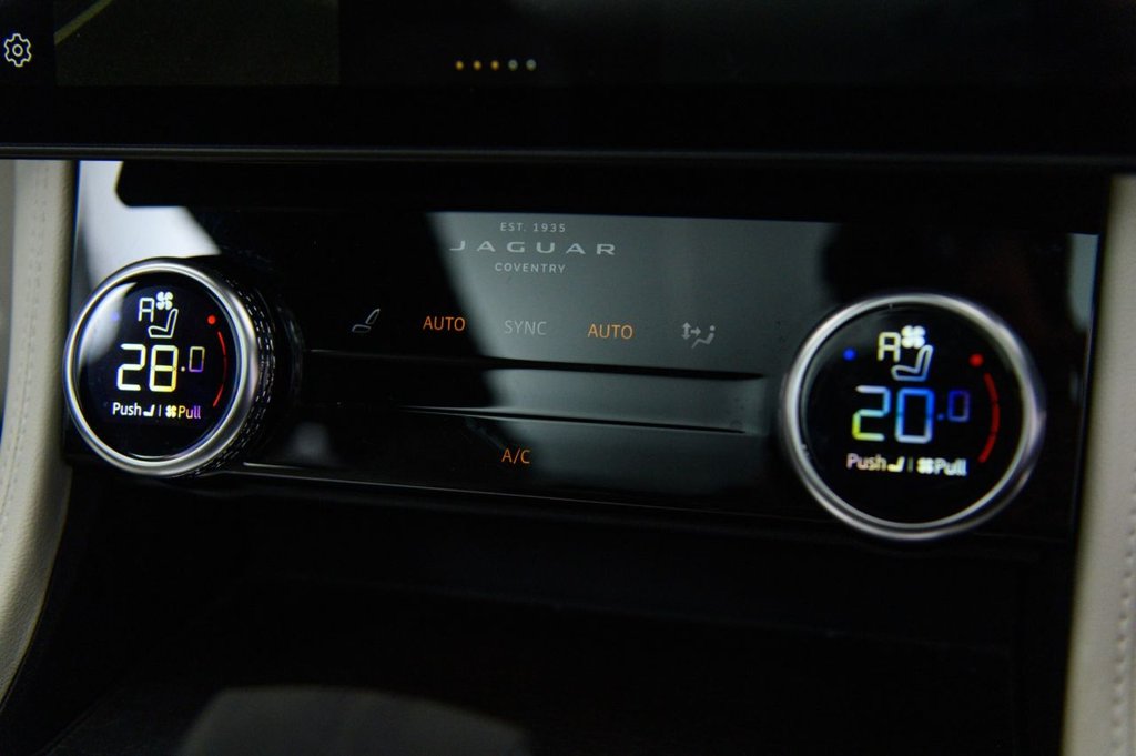 Used Jaguar F-Pace 2021 for sale - 76962370: Photo 15