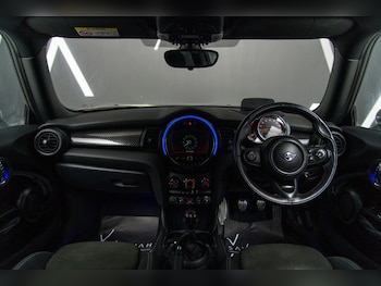 Used MINI Hatch 2019 for sale - 77065151: Photo