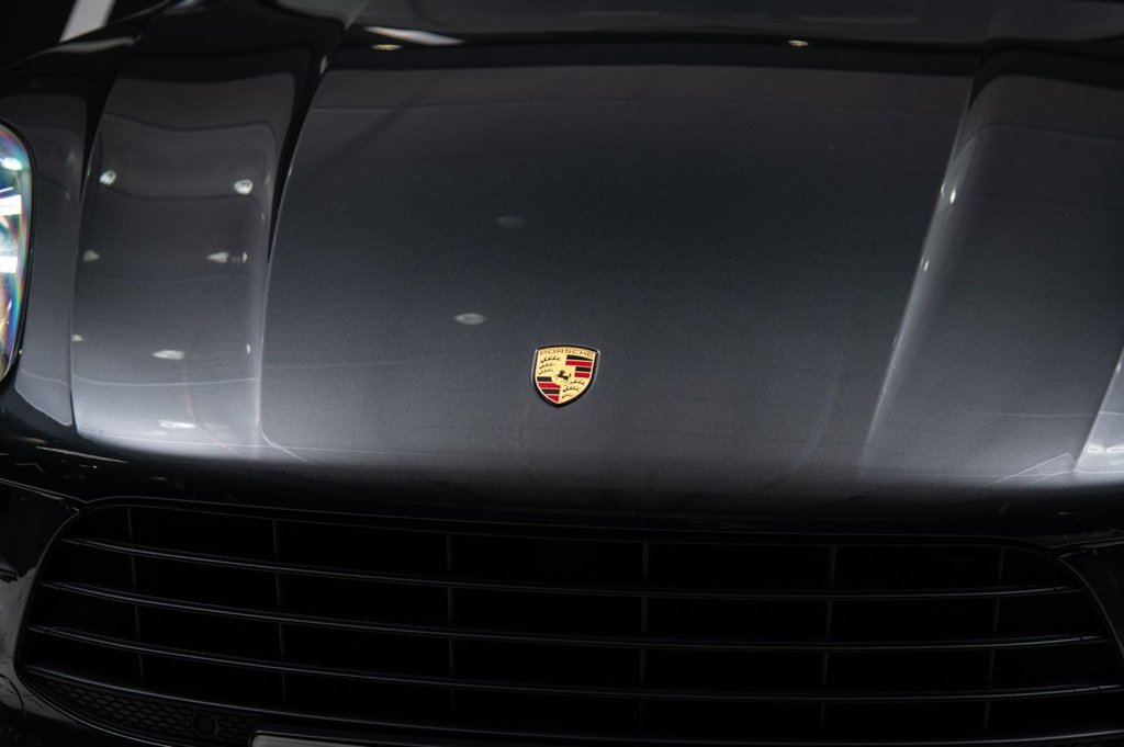 Used Porsche Macan 2020 for sale - 76400497: Photo 11