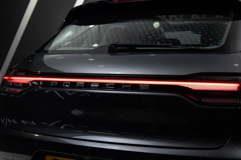 Used Porsche Macan 2020 for sale - 76400497: Photo 12