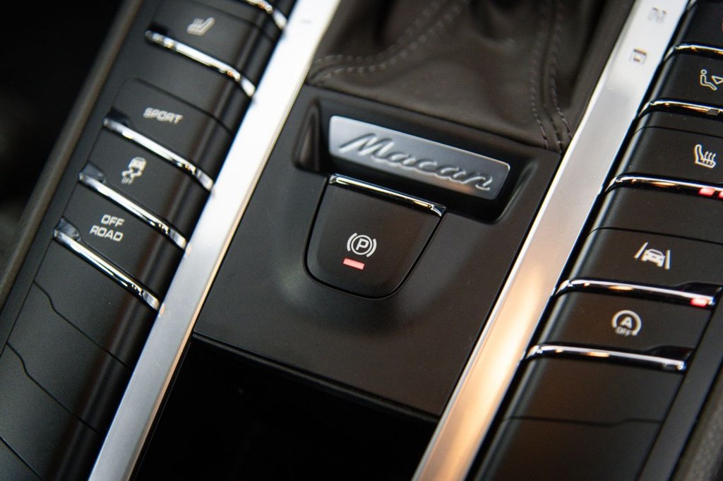 Used Porsche Macan 2020 for sale - 76400497: Photo 22