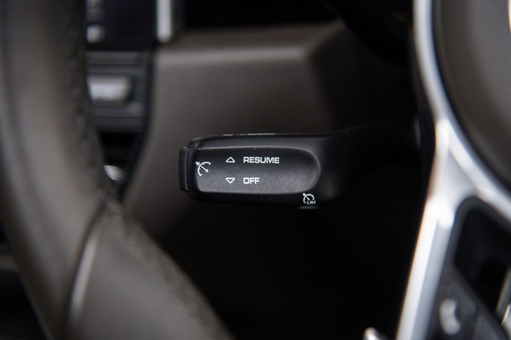 Used Porsche Macan 2020 for sale - 76400497: Photo 28