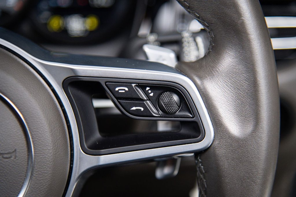 Used Porsche Macan 2020 for sale - 76400497: Photo 30