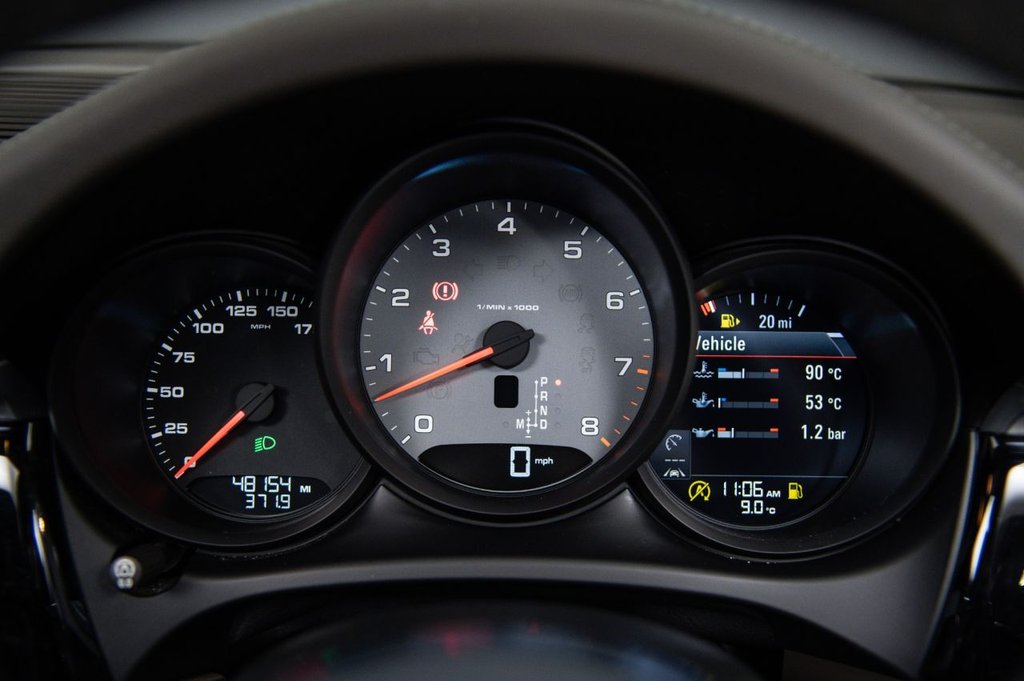 Used Porsche Macan 2020 for sale - 76400497: Photo 48