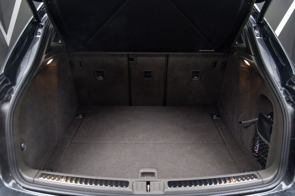 Used Porsche Macan 2020 for sale - 76400497: Photo 49