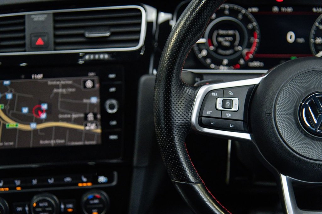 Used Volkswagen Golf 2019 for sale - 76642669: Photo 23