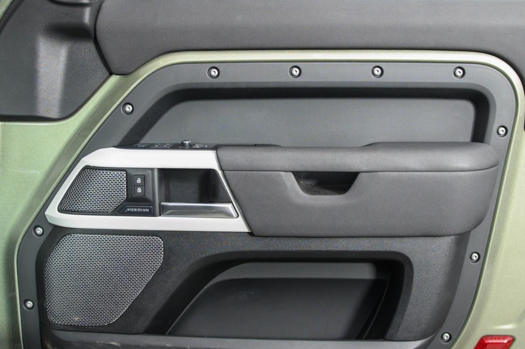 Used Land Rover Defender 2021 for sale - 77498770: Photo 23