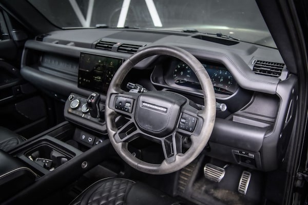 Used Land Rover Defender 2022 for sale - 75642815: Photo 2