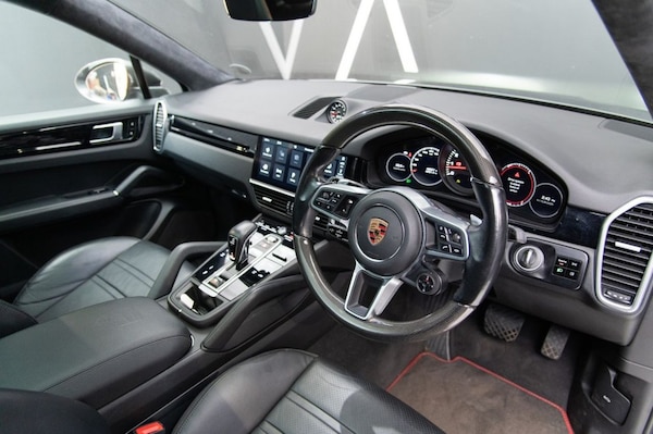 Used Porsche Cayenne 2019 for sale - 75597249: Photo 2