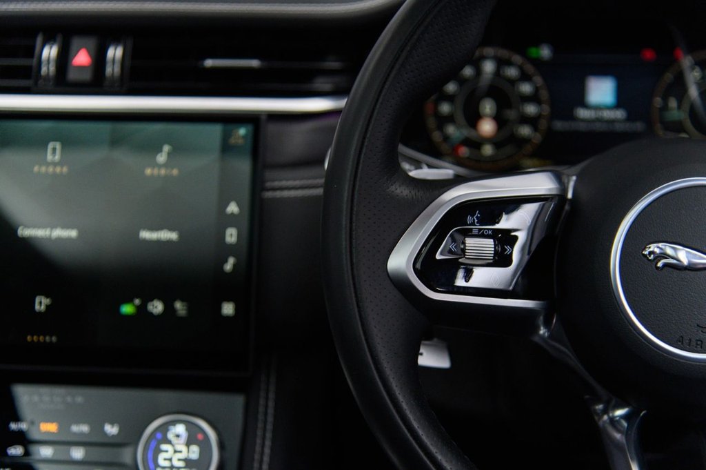 Used Jaguar F-Pace 2021 for sale - 76841325: Photo 17