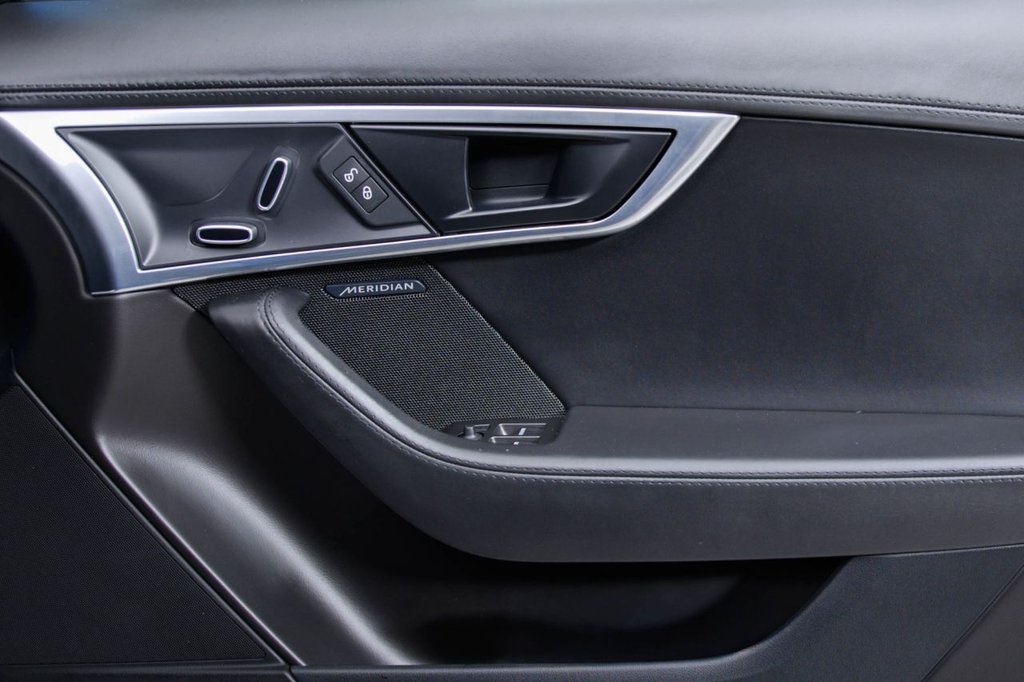 Used Jaguar F-Type 2018 for sale - 77153681: Photo 34