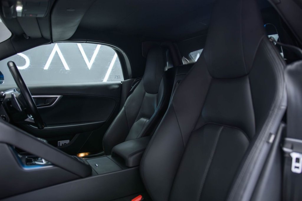 Used Jaguar F-Type 2018 for sale - 77153681: Photo 35