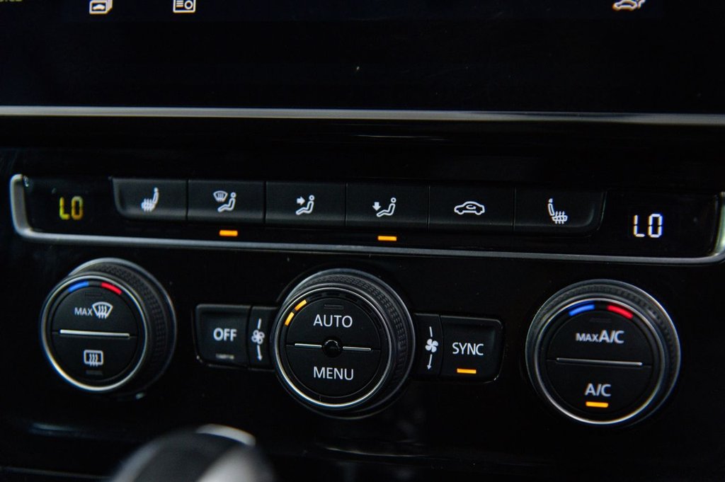 Used Volkswagen Golf 2019 for sale - 76582571: Photo 22