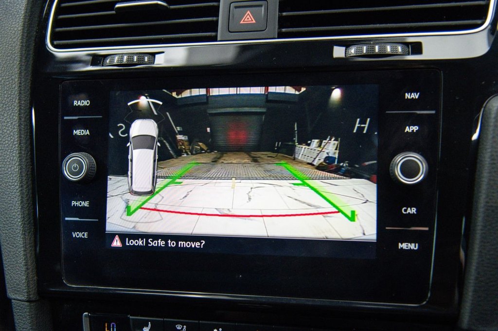 Used Volkswagen Golf 2019 for sale - 76582571: Photo 24