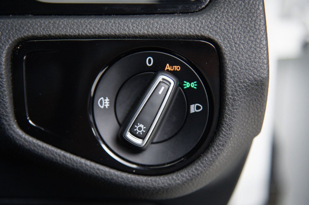 Used Volkswagen Golf 2019 for sale - 76582571: Photo 41