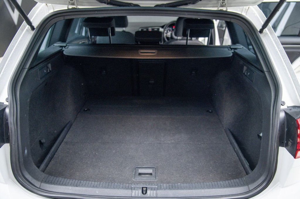 Used Volkswagen Golf 2019 for sale - 76582571: Photo 43