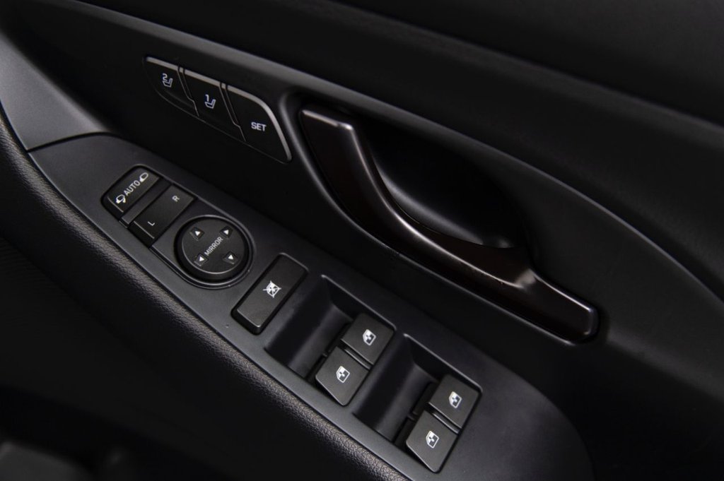 Used Hyundai i30 2018 for sale - 76686318: Photo 13