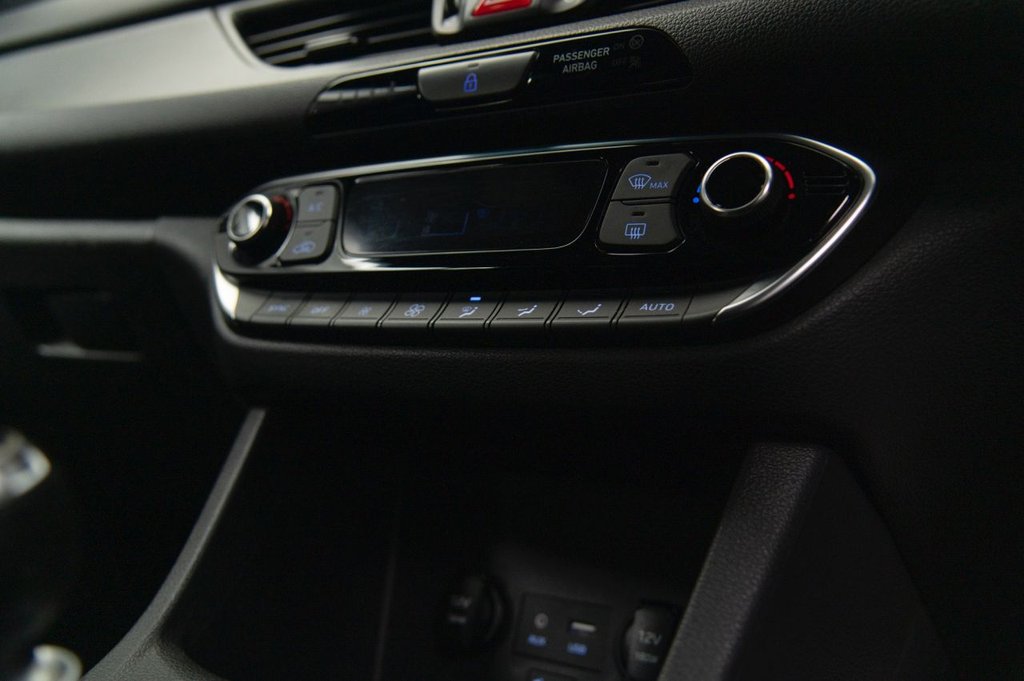 Used Hyundai i30 2018 for sale - 76686318: Photo 15