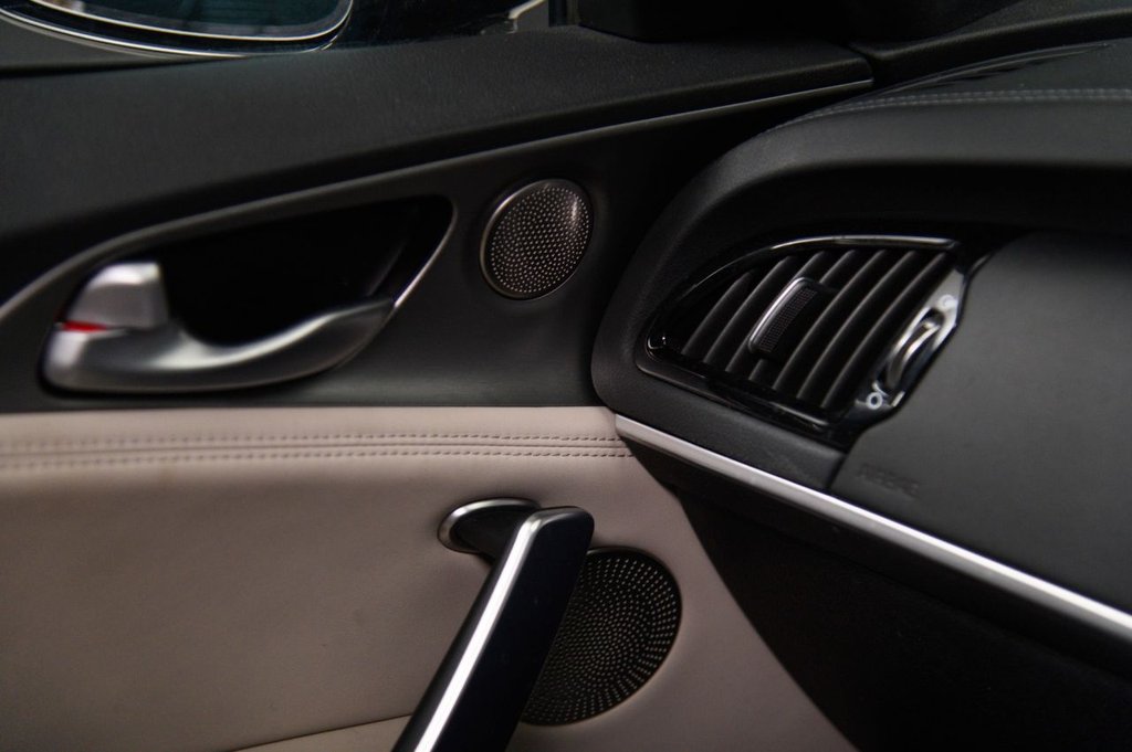 Used Kia Stinger 2017 for sale - 77089235: Photo 23