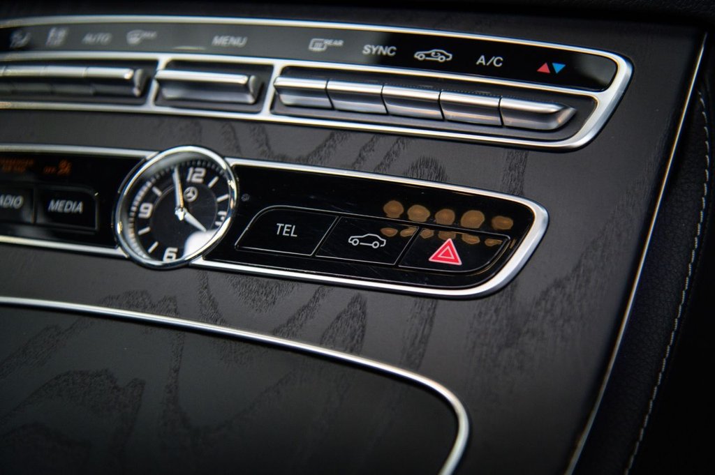 Used Mercedes-Benz E Class 2020 for sale - 76304309: Photo 21