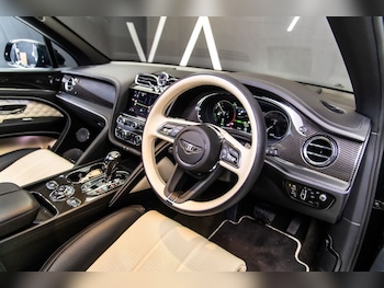 Used Bentley Bentayga 2023 for sale - 77056454: Photo