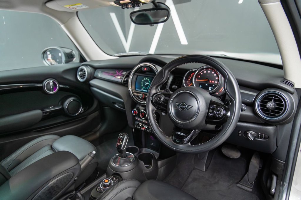 Used MINI Hatch 2020 for sale - 76256768: Photo 2