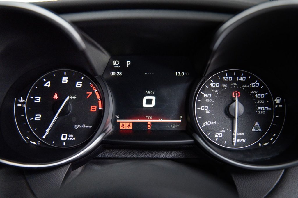 Used Alfa Romeo Giulia 2018 for sale - 76178404: Photo 38